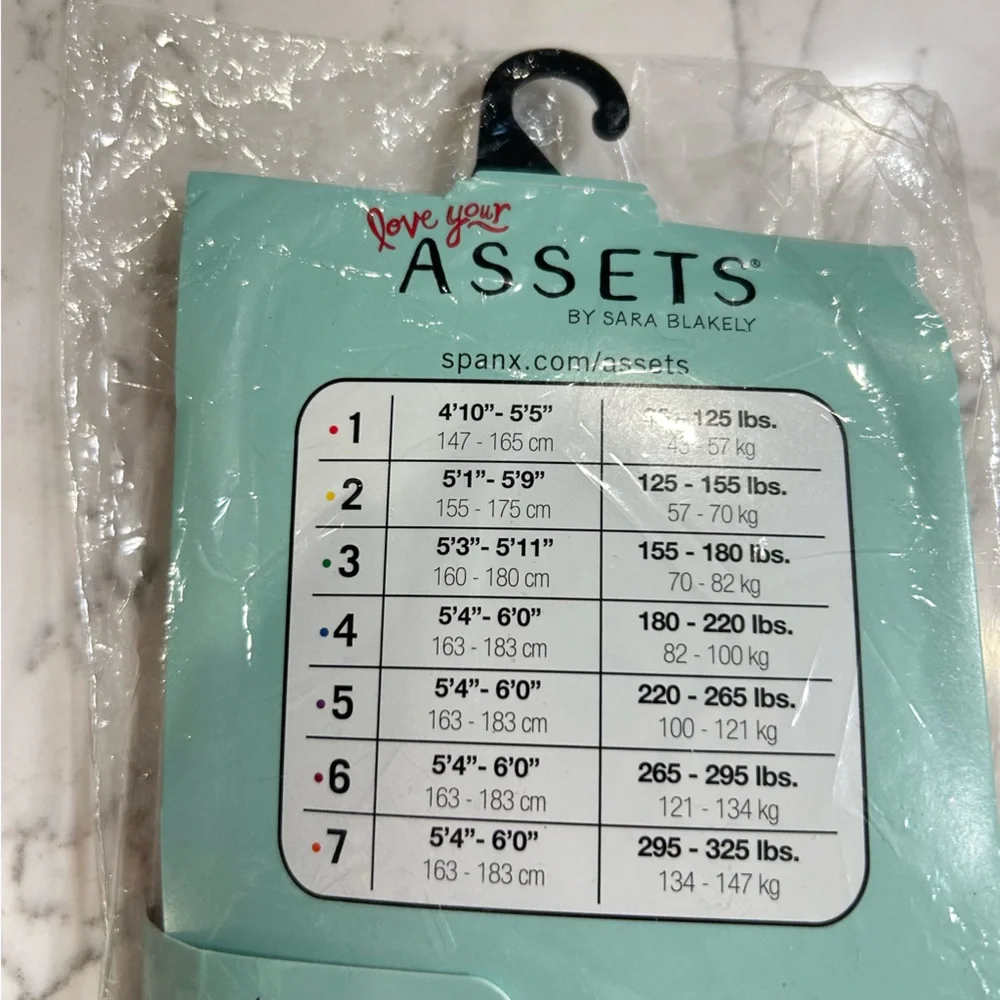 NWT Assets by Spanx‎ Black Shaping Tights Textured Wish Bone Size 3